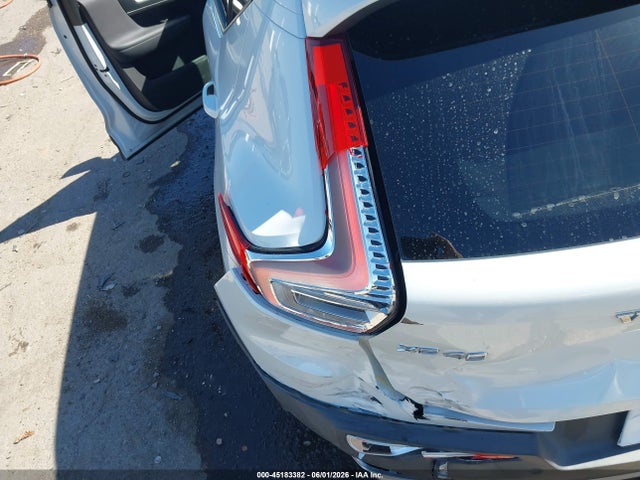 45183382 :رقم المزاد ، YV4L12UK1P2967889 vin ، 2023 Volvo Xc40 B5 Core مزاد بيع