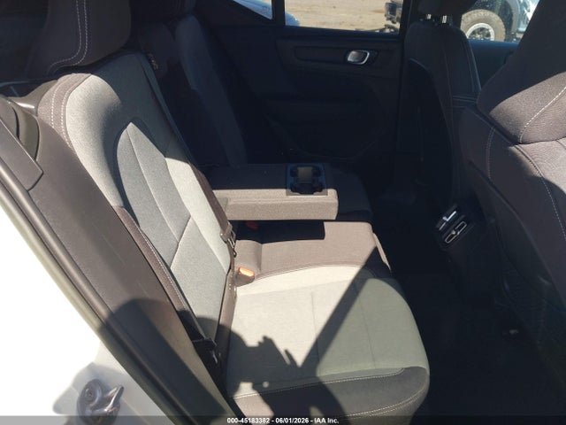 45183382 :رقم المزاد ، YV4L12UK1P2967889 vin ، 2023 Volvo Xc40 B5 Core مزاد بيع