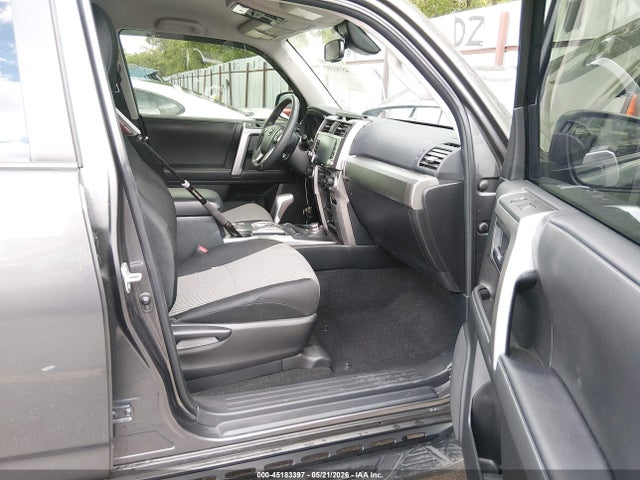 Toyota 4RUNNER SR5 2022 JTEMU5JRXN6011894 Image 5