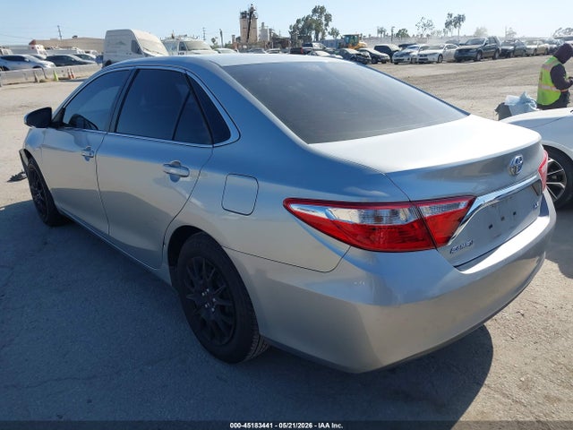 2016 Toyota Camry Le მანქანა იყიდება აუქციონზე, vin: 4T4BF1FK7GR518701, აუქციონის ნომერი: 45183441