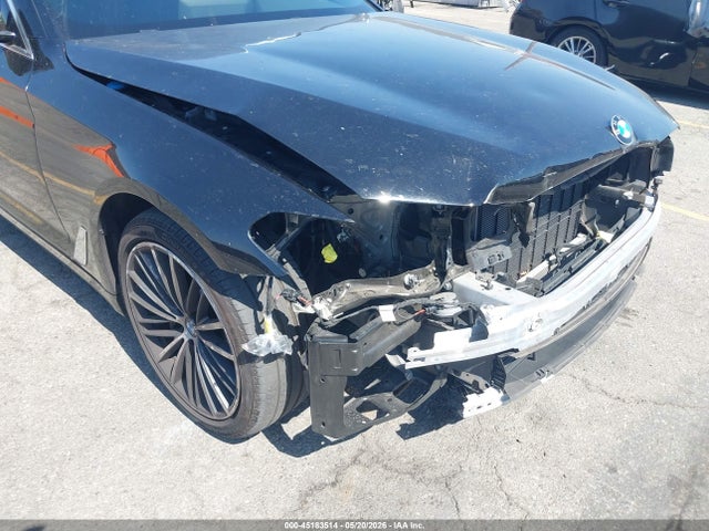 WBA53BH09MWW99352 BMW 530I