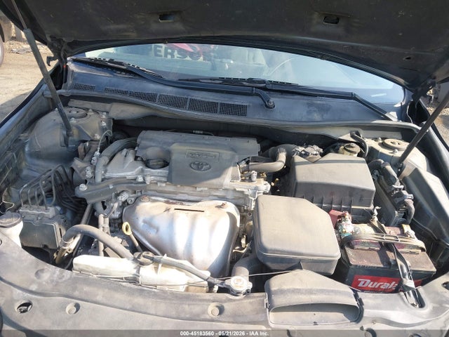 45183560 :رقم المزاد ، 4T1BF1FK3HU618371 vin ، 2017 Toyota Camry Le مزاد بيع