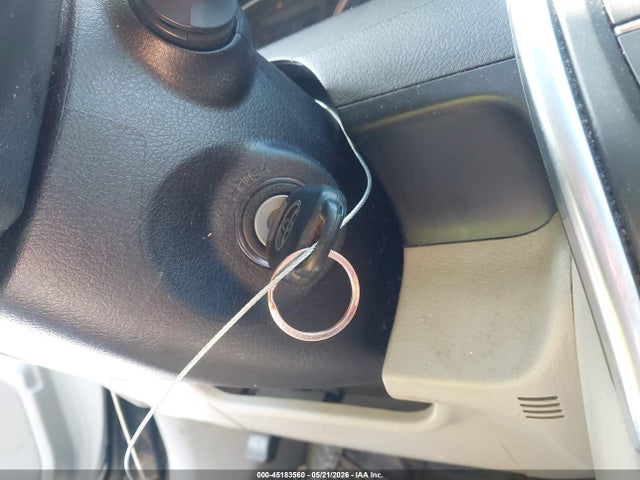 45183560 :رقم المزاد ، 4T1BF1FK3HU618371 vin ، 2017 Toyota Camry Le مزاد بيع