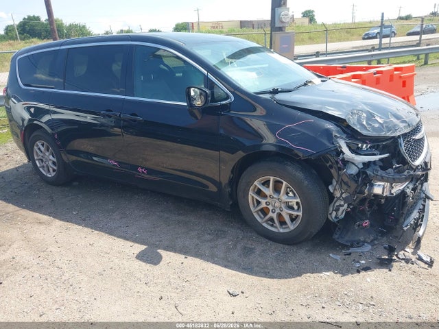 Chrysler Pacifica Select 2025 2C4RC1BG7SR530683 main image