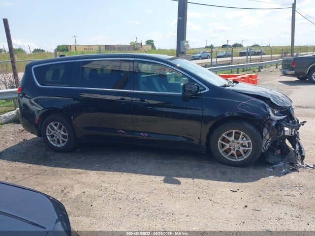 Chrysler Pacifica Select 2025 2C4RC1BG7SR530683 Image 13