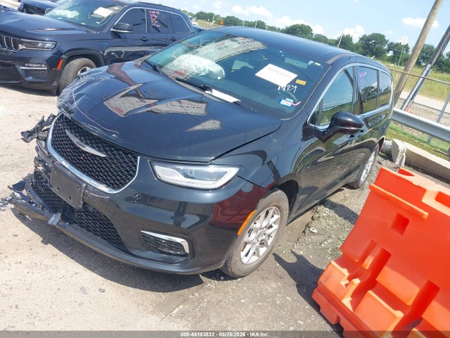 Chrysler Pacifica Select 2025 2C4RC1BG7SR530683 Image 2