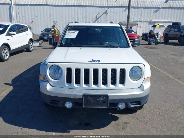 1C4NJRFBXGD782911 Jeep Patriot Latitude