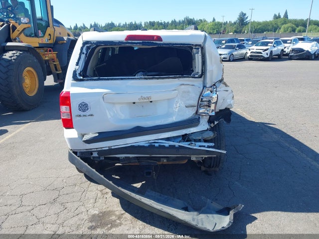1C4NJRFBXGD782911 Jeep Patriot Latitude