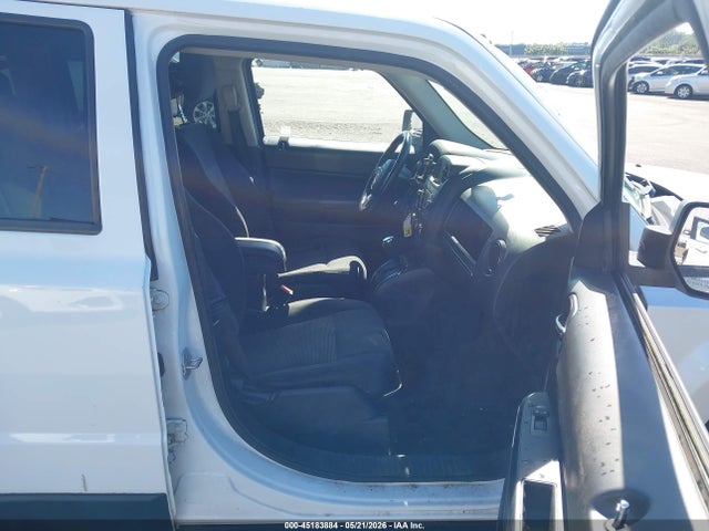 1C4NJRFBXGD782911 Jeep Patriot Latitude