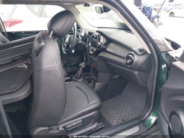 Продажа на аукционе авто 2018 Mini Hardtop Cooper/oxford Edition, vin: WMWXP5C54J2G62135, номер лота: 45183937