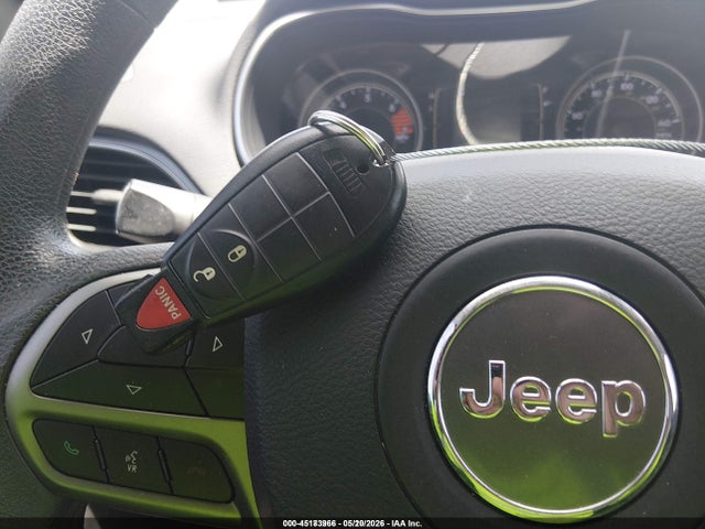 45183966 :رقم المزاد ، 1C4PJMCB9KD440357 vin ، 2019 Jeep Cherokee Latitude 4x4 مزاد بيع