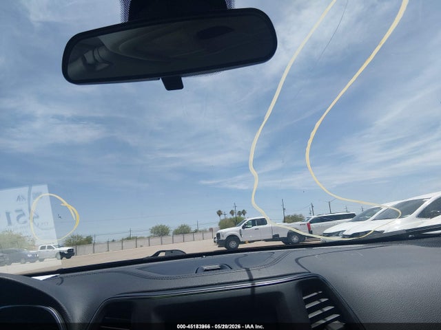 45183966 :رقم المزاد ، 1C4PJMCB9KD440357 vin ، 2019 Jeep Cherokee Latitude 4x4 مزاد بيع