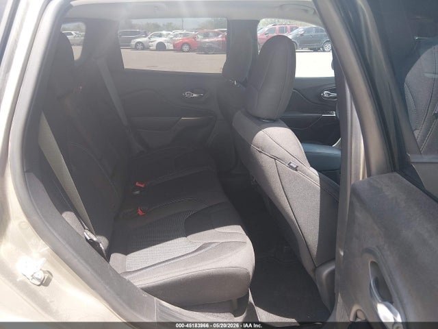 45183966 :رقم المزاد ، 1C4PJMCB9KD440357 vin ، 2019 Jeep Cherokee Latitude 4x4 مزاد بيع