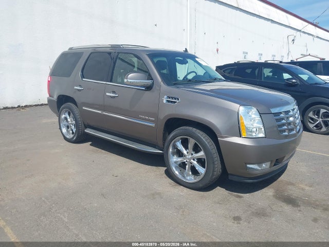 Auction sale of the 2012 Cadillac Escalade Luxury, vin: 1GYS4BEF0CR120655, lot number: 45183970