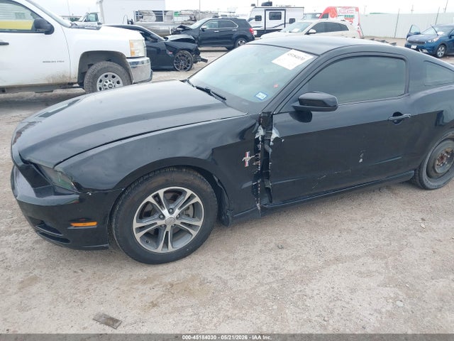 2014 Ford Mustang V6 Premium მანქანა იყიდება აუქციონზე, vin: 1ZVBP8AM2E5291337, აუქციონის ნომერი: 45184030