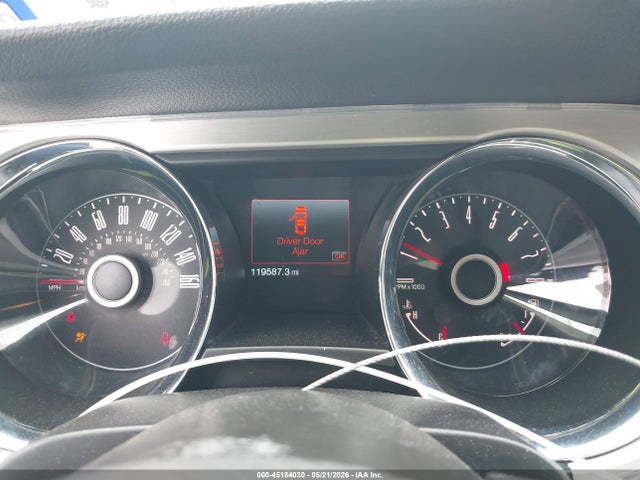 2014 Ford Mustang V6 Premium მანქანა იყიდება აუქციონზე, vin: 1ZVBP8AM2E5291337, აუქციონის ნომერი: 45184030