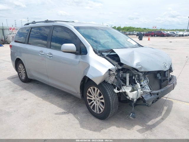 Продажа на аукционе авто 2015 Toyota Sienna Xle 8 Passenger, vin: 5TDYK3DC5FS573002, номер лота: 45184136