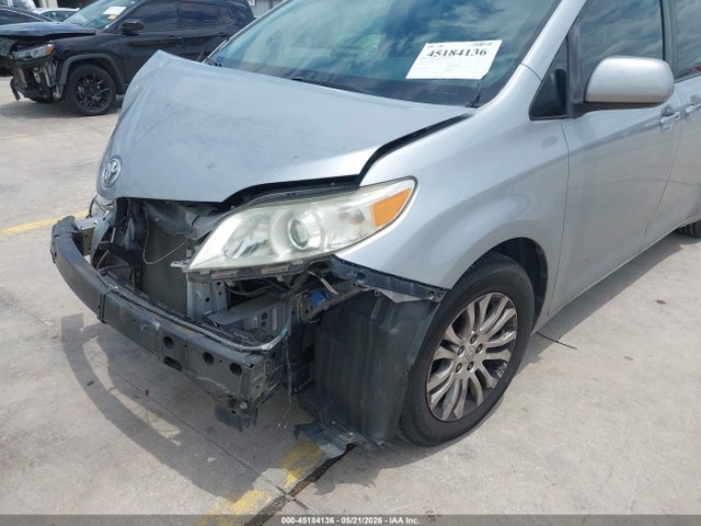 Продажа на аукционе авто 2015 Toyota Sienna Xle 8 Passenger, vin: 5TDYK3DC5FS573002, номер лота: 45184136