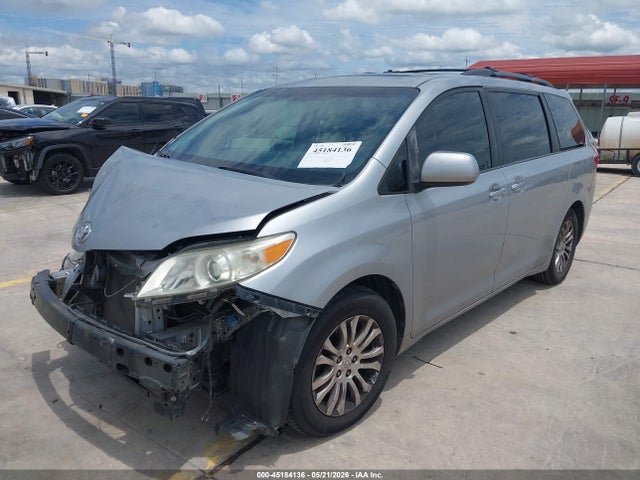 Продажа на аукционе авто 2015 Toyota Sienna Xle 8 Passenger, vin: 5TDYK3DC5FS573002, номер лота: 45184136