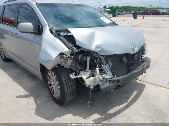 Продажа на аукционе авто 2015 Toyota Sienna Xle 8 Passenger, vin: 5TDYK3DC5FS573002, номер лота: 45184136