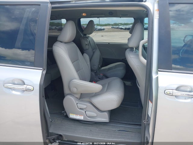 Продажа на аукционе авто 2015 Toyota Sienna Xle 8 Passenger, vin: 5TDYK3DC5FS573002, номер лота: 45184136