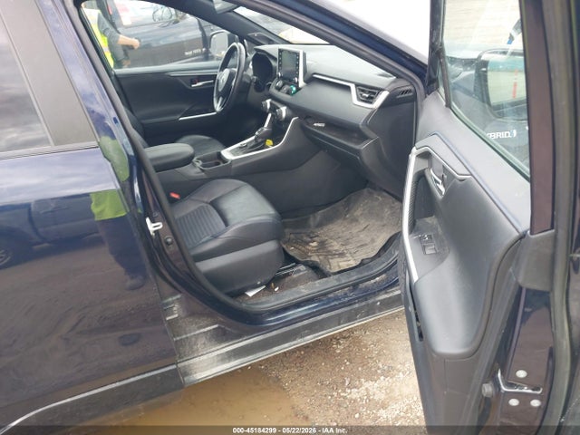 45184299 :رقم المزاد ، 2T3E6RFV3MW010812 vin ، 2021 Toyota Rav4 Hybrid Xse مزاد بيع