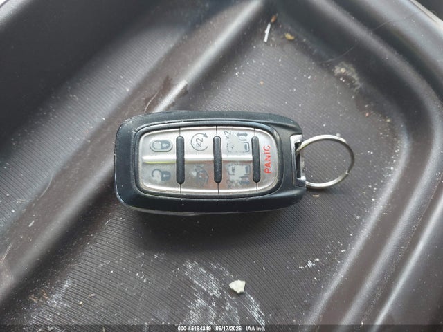 45184349 :رقم المزاد ، 2C4RC1BG9KR597348 vin ، 2019 Chrysler Pacifica Touring L مزاد بيع