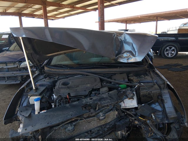 5NPE24AF4JH698319 Hyundai SONATA SE