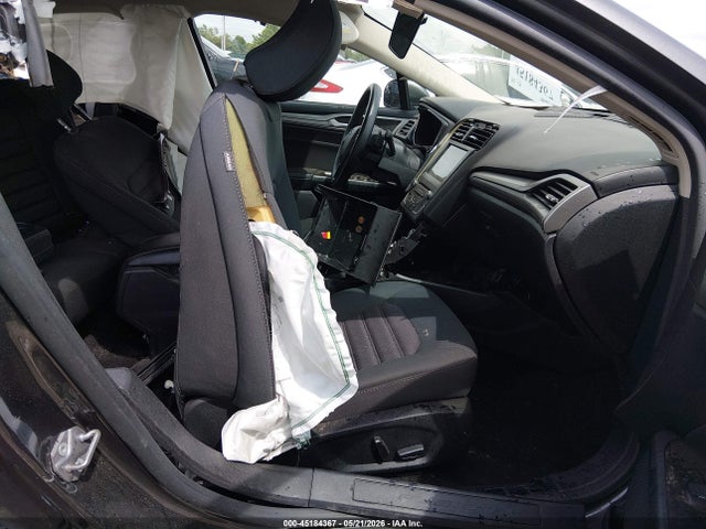 3FA6P0HD9HR364979 Ford FUSION SE