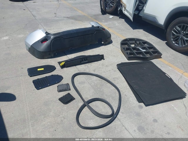 2015 Jeep Renegade Latitude მანქანა იყიდება აუქციონზე, vin: ZACCJBBH2FPC23040, აუქციონის ნომერი: 45184419