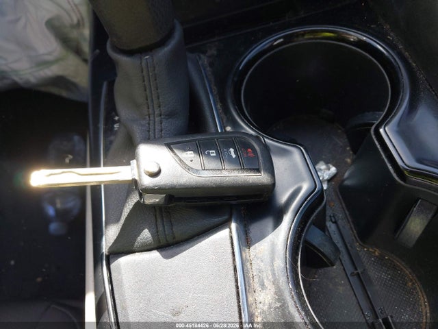 4T1C11AKXLU918976 Toyota CAMRY LE