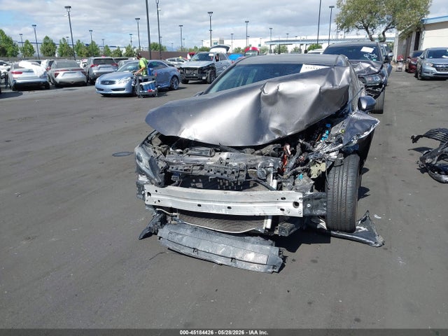 4T1C11AKXLU918976 Toyota CAMRY LE