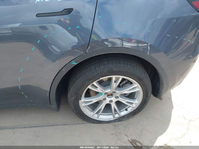 Продаж на аукціоні авто 2023 Tesla Model Y Awd/long Range Dual Motor All-wheel Drive, vin: 7SAYGDEE3PA175915, номер лоту: 45184427