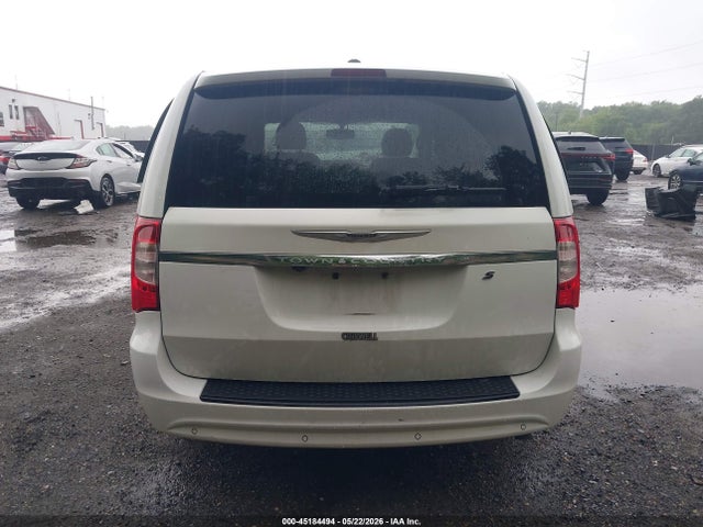 45184494 :رقم المزاد ، 2C4RC1HG1FR620201 vin ، 2015 Chrysler Town & Country S مزاد بيع