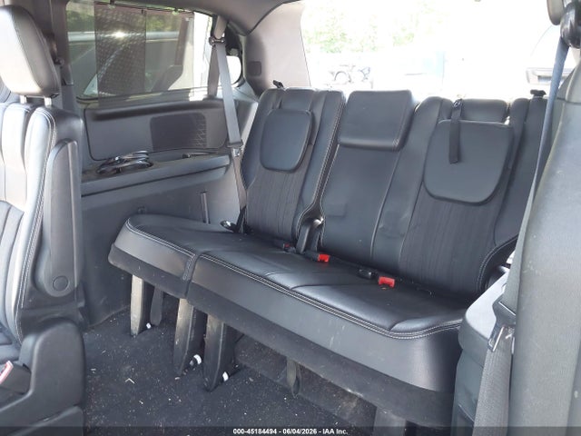 45184494 :رقم المزاد ، 2C4RC1HG1FR620201 vin ، 2015 Chrysler Town & Country S مزاد بيع