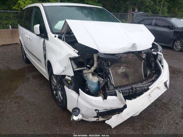 45184494 :رقم المزاد ، 2C4RC1HG1FR620201 vin ، 2015 Chrysler Town & Country S مزاد بيع