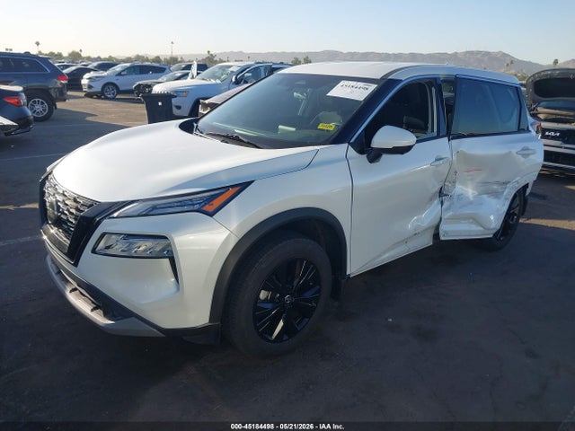 5N1AT3BA2MC824729 Nissan Rogue Sv Fwd