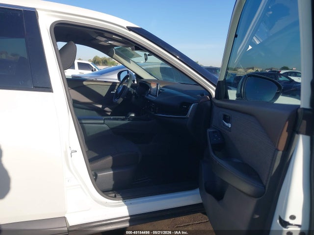 5N1AT3BA2MC824729 Nissan Rogue Sv Fwd