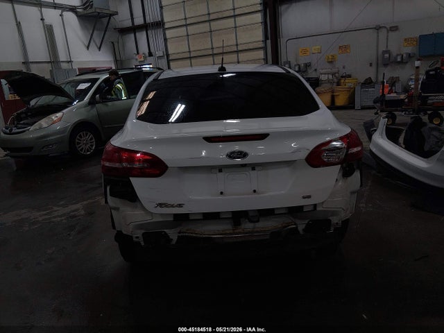 Ford FOCUS SE 2016 1FADP3F21GL205039 Image 17