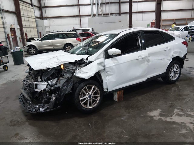 Ford FOCUS SE 2016 1FADP3F21GL205039 Image 2