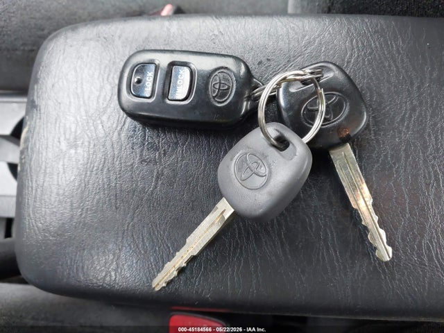 45184566 :رقم المزاد ، 2T1BR32E15C556145 vin ، 2005 Toyota Corolla S مزاد بيع