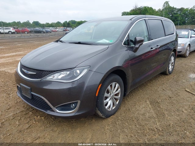 Продаж на аукціоні авто 2018 Chrysler Pacifica Touring Plus, vin: 2C4RC1FG1JR133057, номер лоту: 45184677