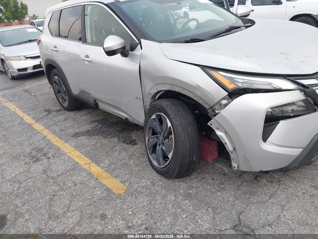 5N1BT3BA3RC697212 Nissan Rogue Sv Fwd