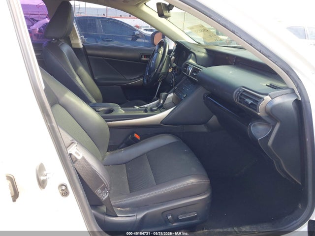 Lexus IS 300 2019 JTHBA1D25K5088037 Image 5