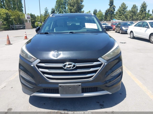 KM8J33A21HU371651 Hyundai Tucson Sport