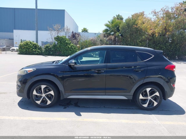 KM8J33A21HU371651 Hyundai Tucson Sport