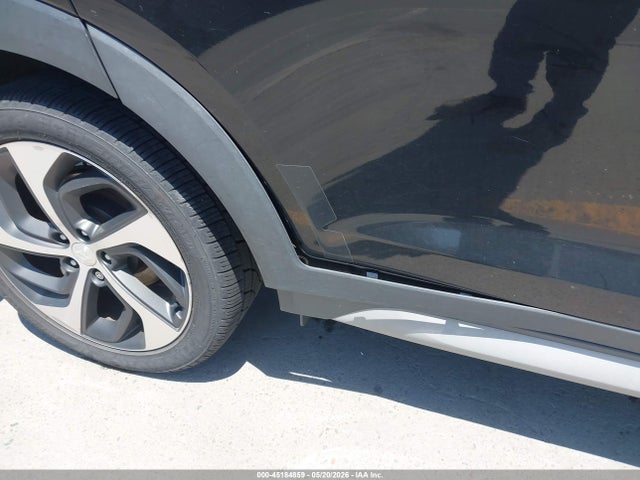 KM8J33A21HU371651 Hyundai Tucson Sport