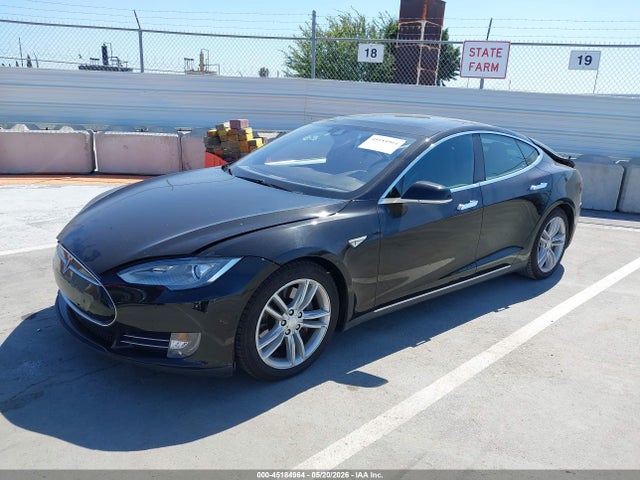 Tesla Model S 70d/85d/p85d 2015 5YJSA1E22FF104117 Image 2