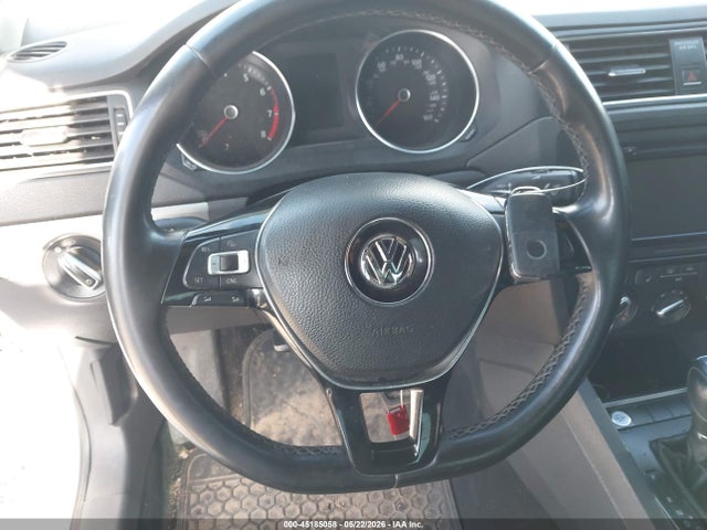 2015 Volkswagen Jetta 1.8t Se მანქანა იყიდება აუქციონზე, vin: 3VWD07AJ5FM333637, აუქციონის ნომერი: 45185058