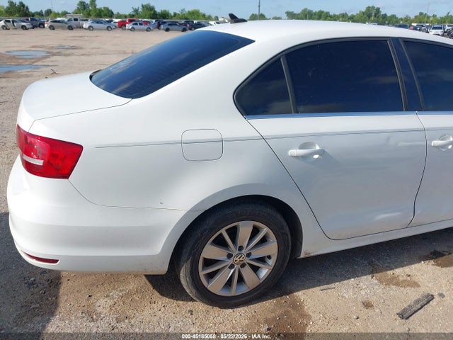 2015 Volkswagen Jetta 1.8t Se მანქანა იყიდება აუქციონზე, vin: 3VWD07AJ5FM333637, აუქციონის ნომერი: 45185058